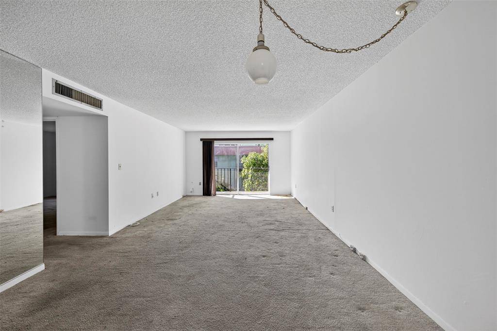 Oakland Park, FL 33311,801 W Oakland Park Blvd #C16