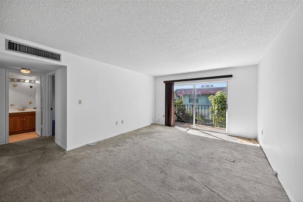 Oakland Park, FL 33311,801 W Oakland Park Blvd #C16