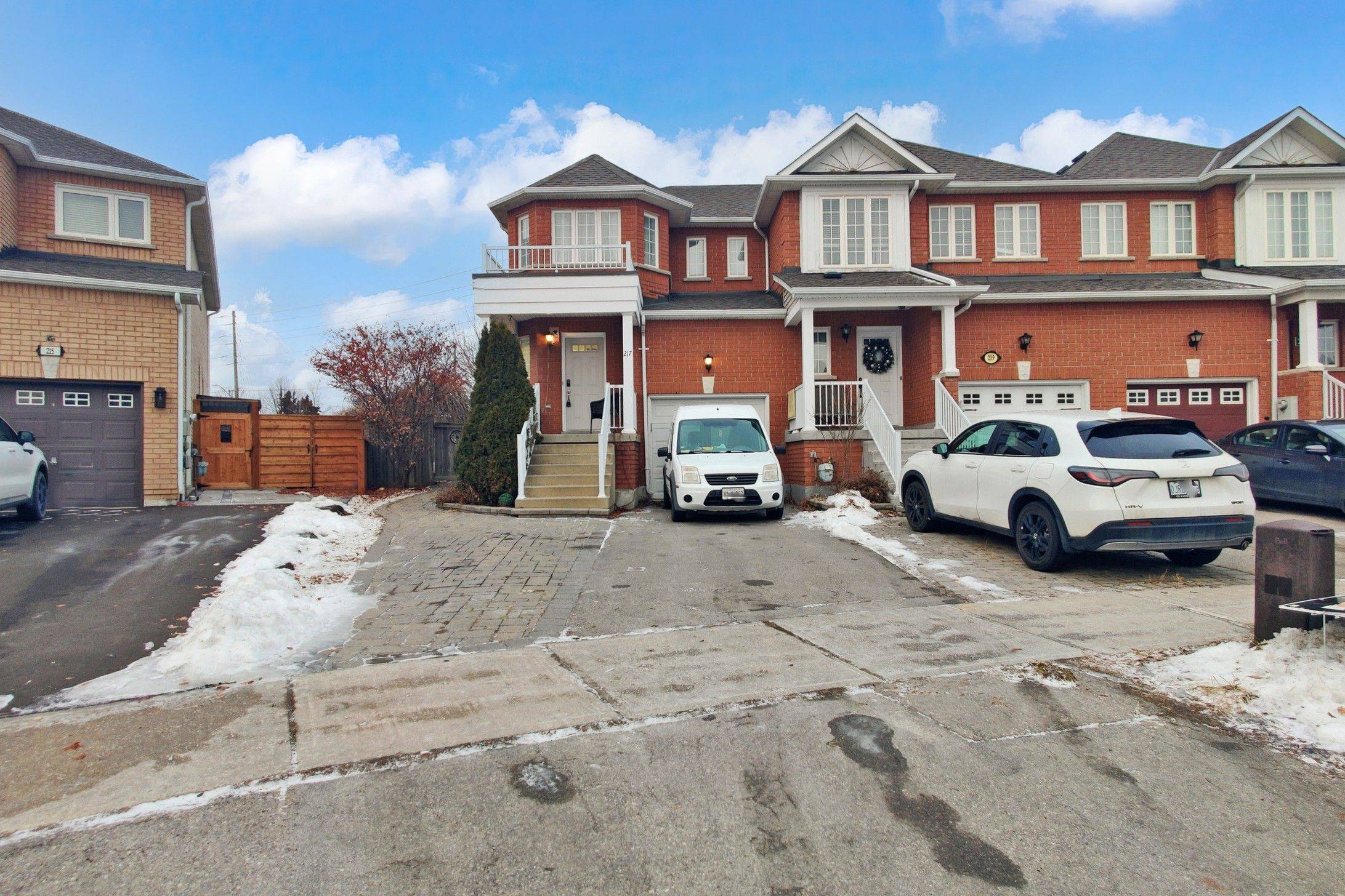 Vaughan, ON L6A 4A3,217 Stonebriar DR N