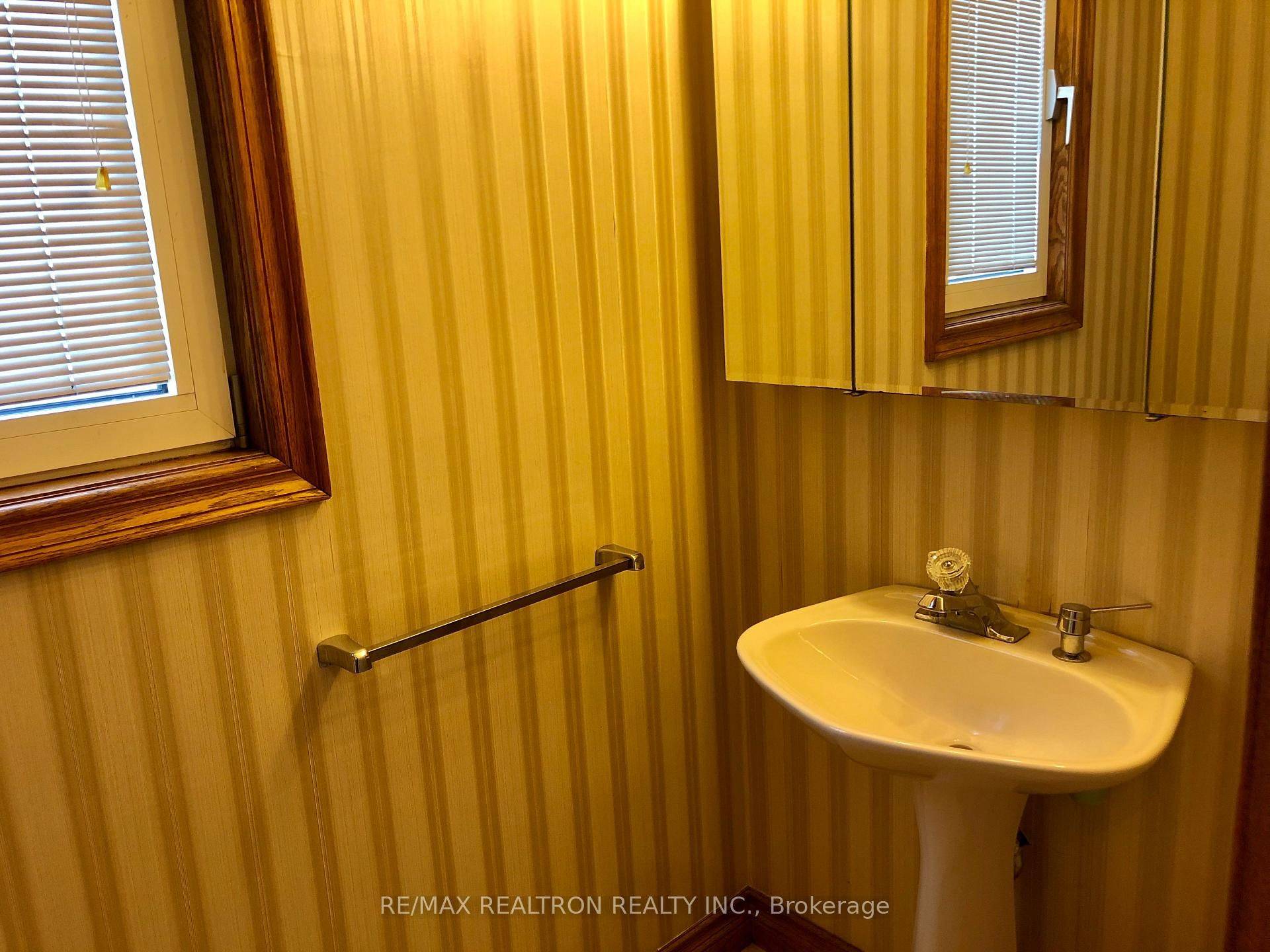 Richmond Hill, ON L4C 6V9,39 Spruce AVE