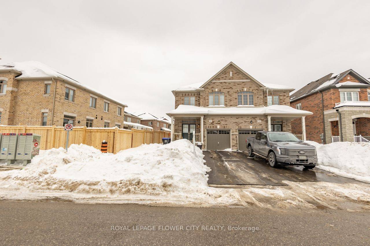 Bradford West Gwillimbury, ON L3Z 2A6,13 Ferragine CRES