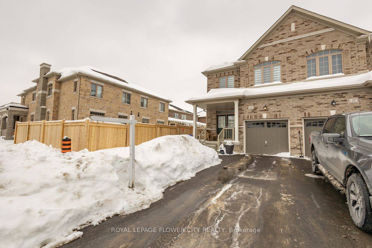 Bradford West Gwillimbury, ON L3Z 2A6,13 Ferragine CRES