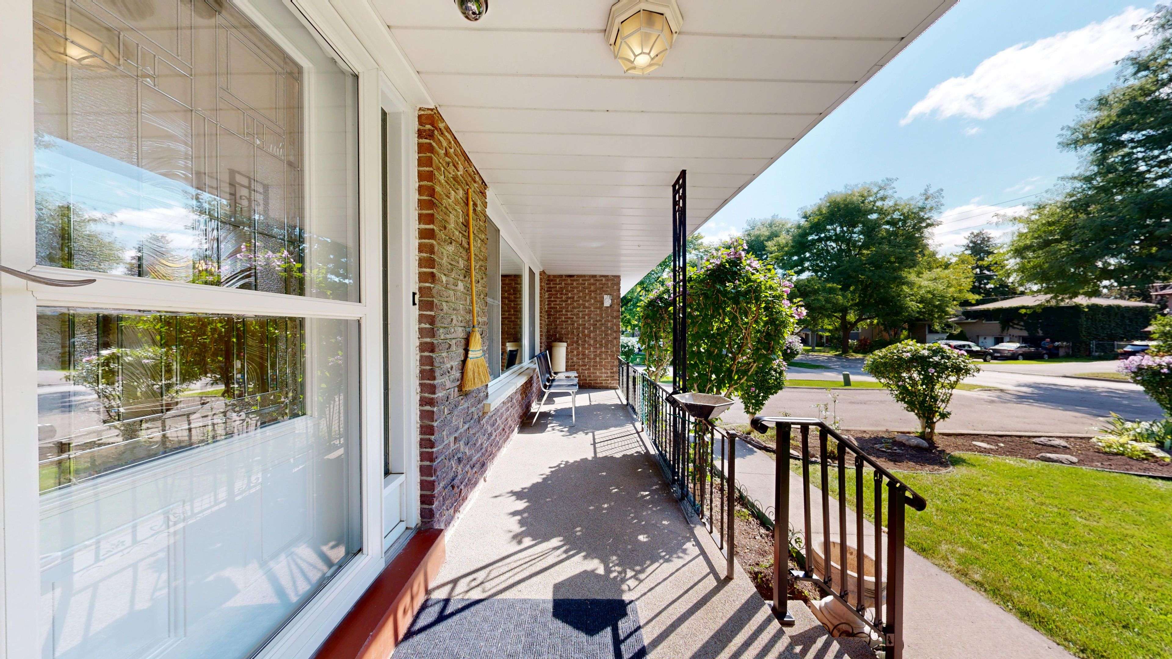 Richmond Hill, ON L4C 2R8,377 Crosby AVE