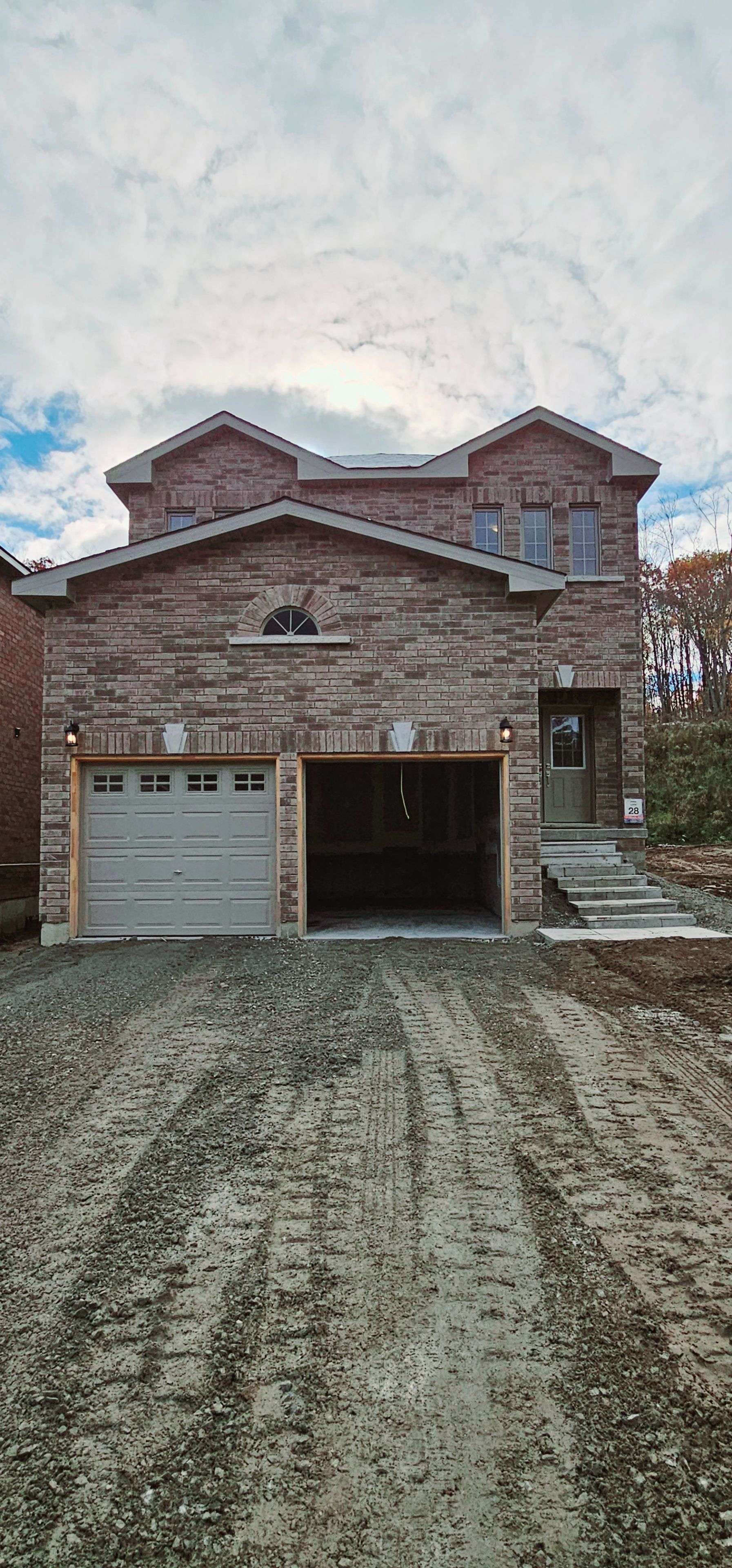 Penetanguishene, ON L9M 0W8,11 Revol RD