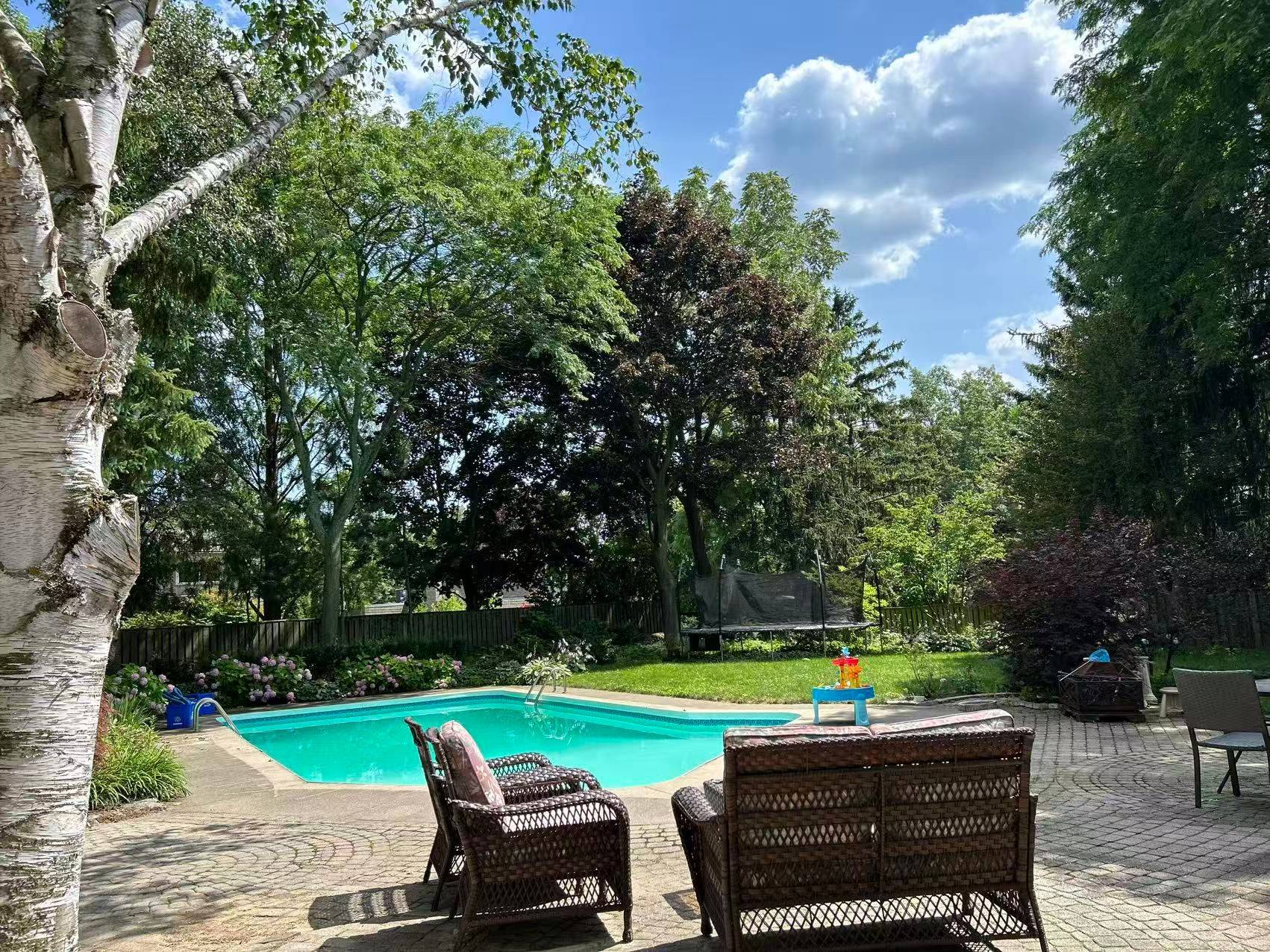 Oakville, ON L6J 1Y5,1464 Oakhill DR