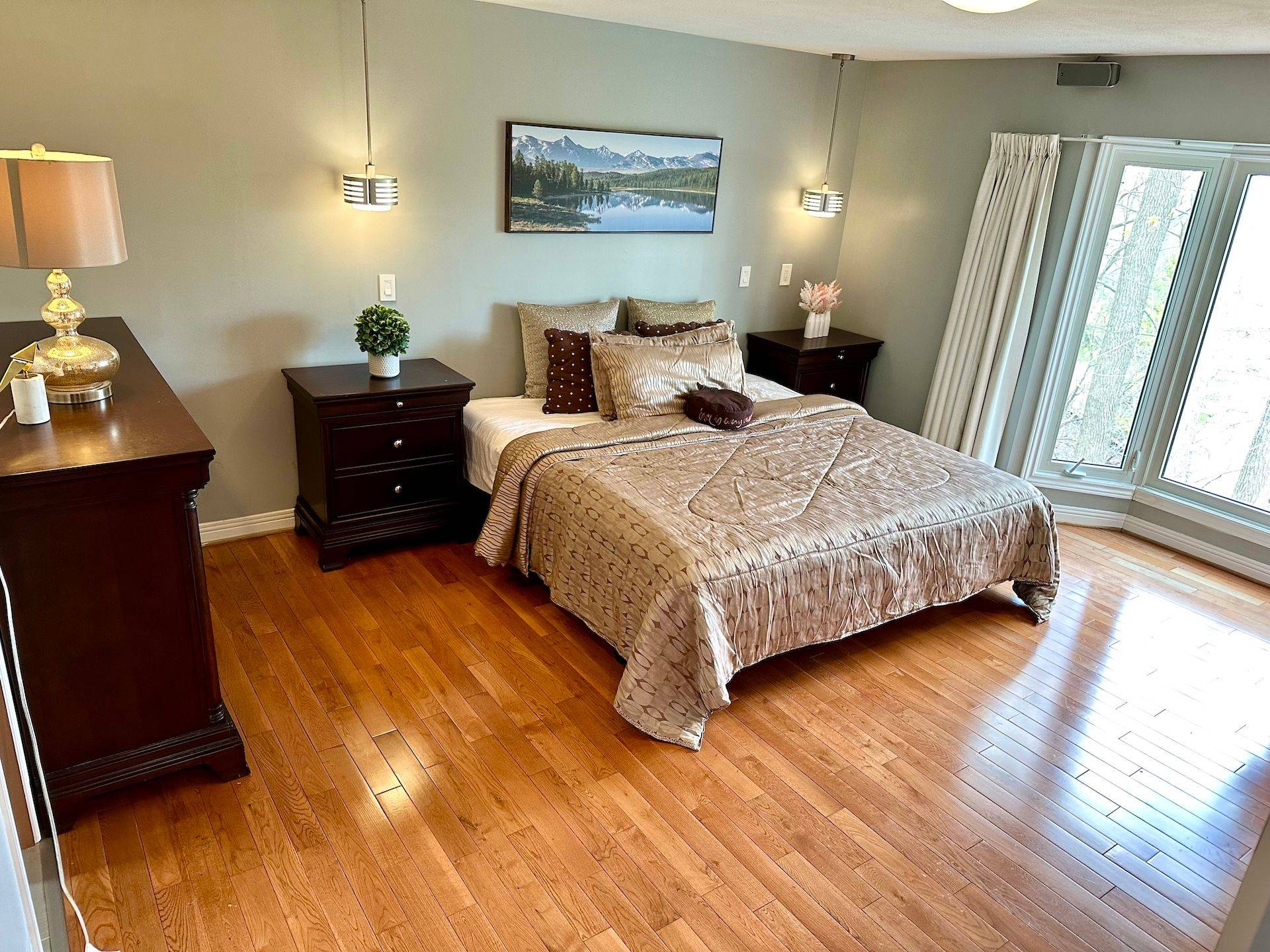 London North, ON N6G 1N3,350 Sarnia RD