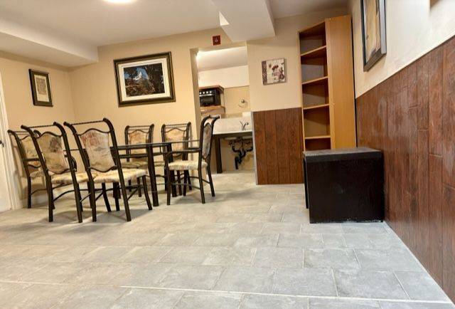 London North, ON N6G 1N3,350 Sarnia RD