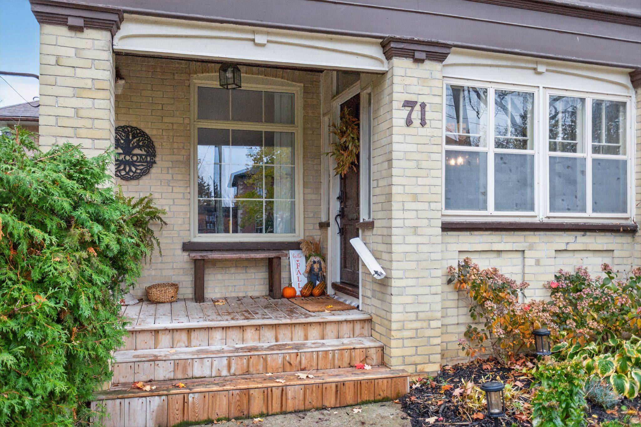 Kawartha Lakes, ON K9V 3R5,71 Bond ST W