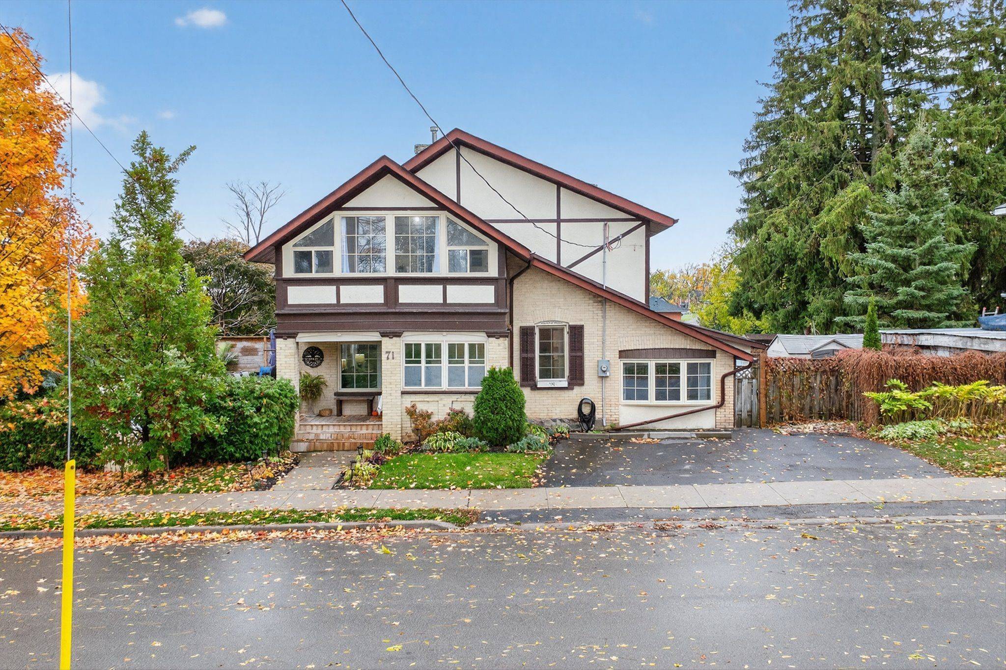 Kawartha Lakes, ON K9V 3R5,71 Bond ST W