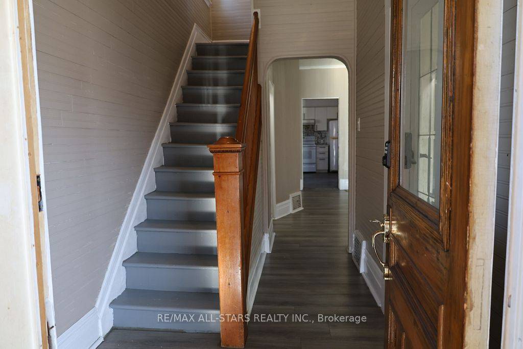 Peterborough, ON K9J 1Y8,280 Lansdowne ST W