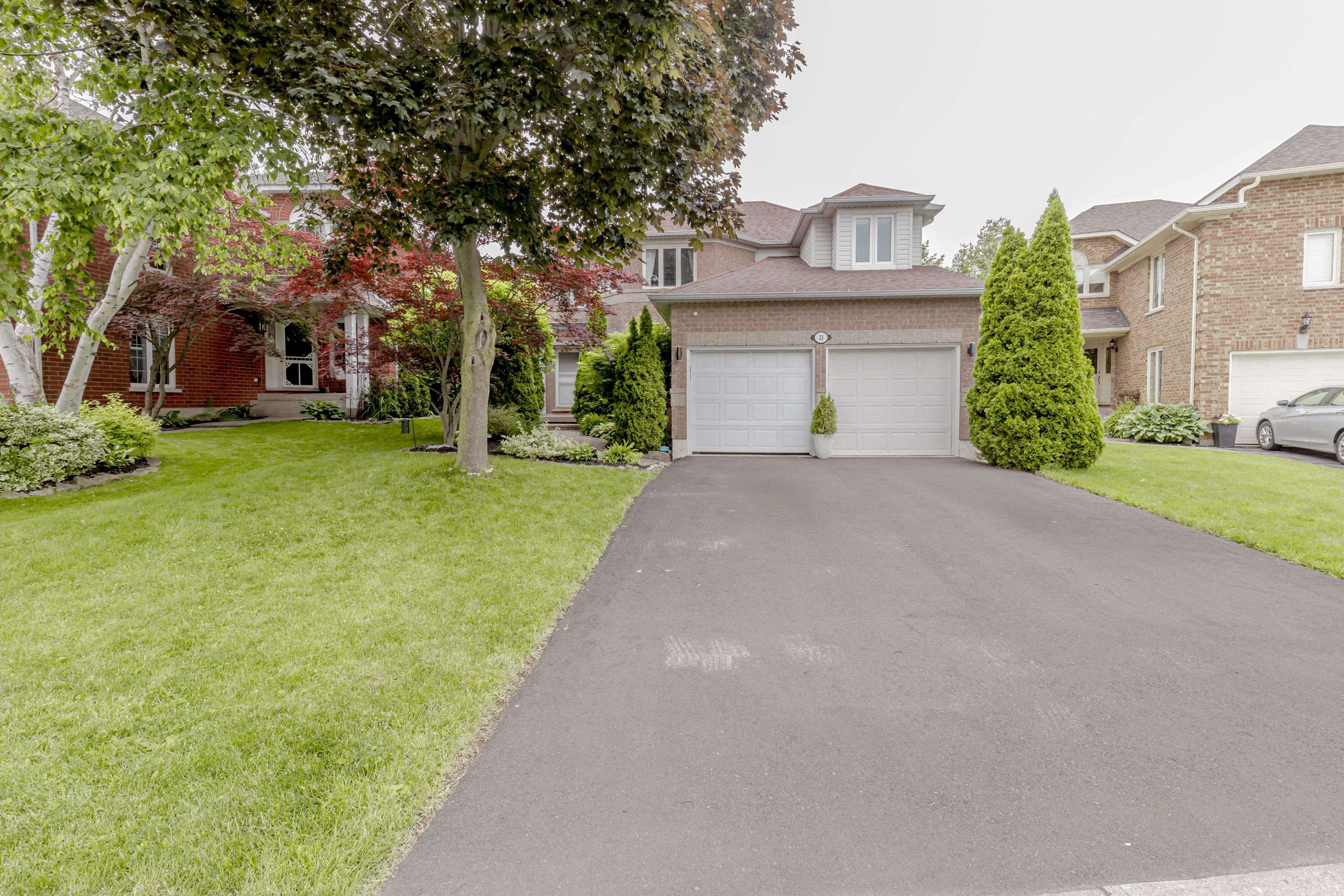 Hamilton, ON L8B 0K9,33 Strathroy CRES