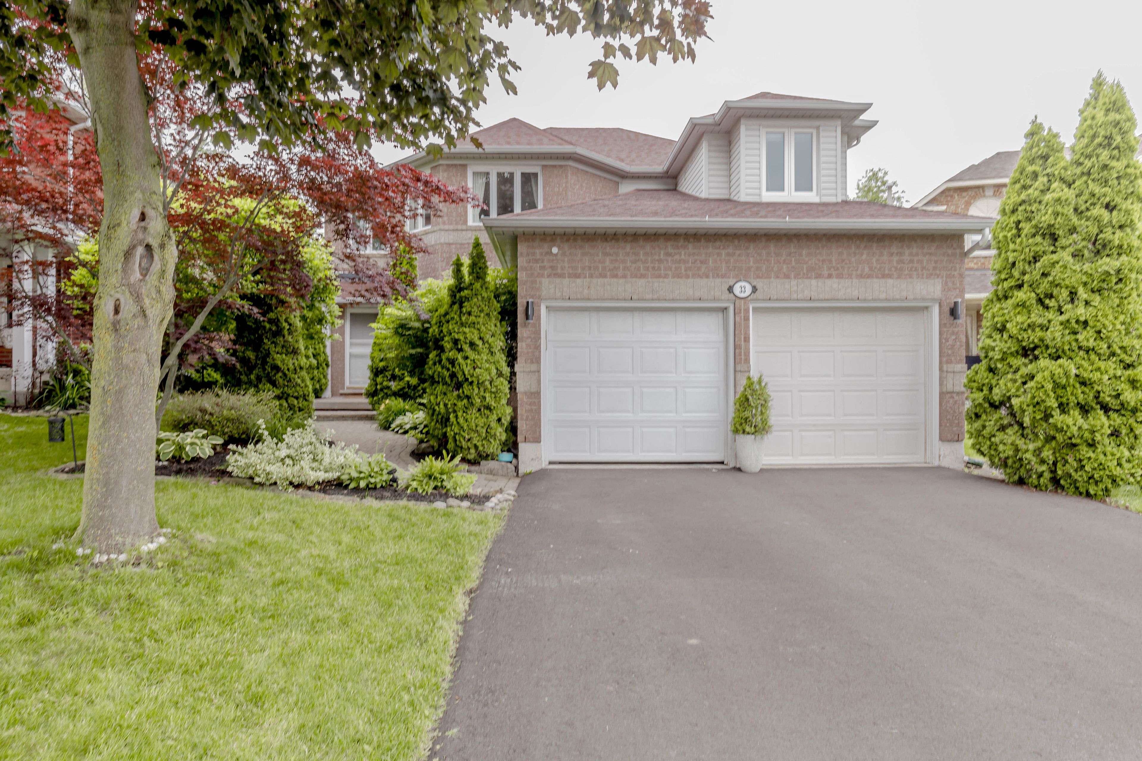Hamilton, ON L8B 0K9,33 Strathroy CRES