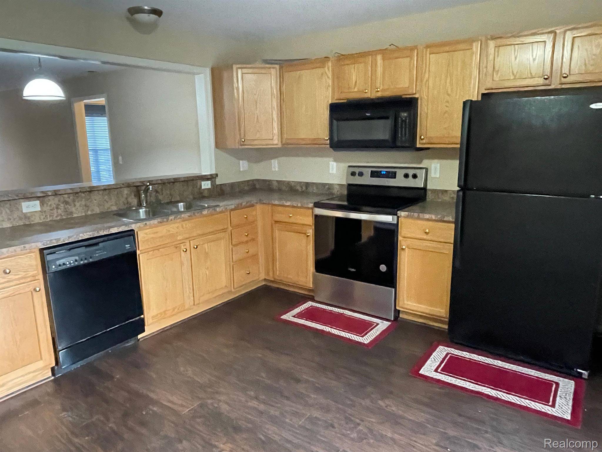 Novi, MI 48377,28465 CARLTON WAY DR