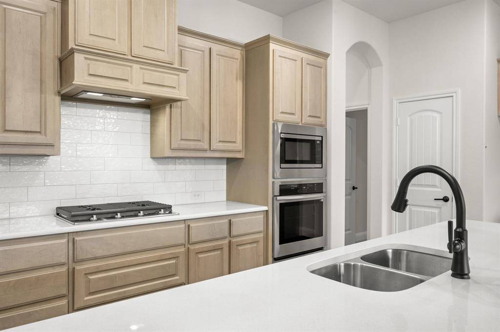 Joshua, TX 76058,7736 Barley Field Street