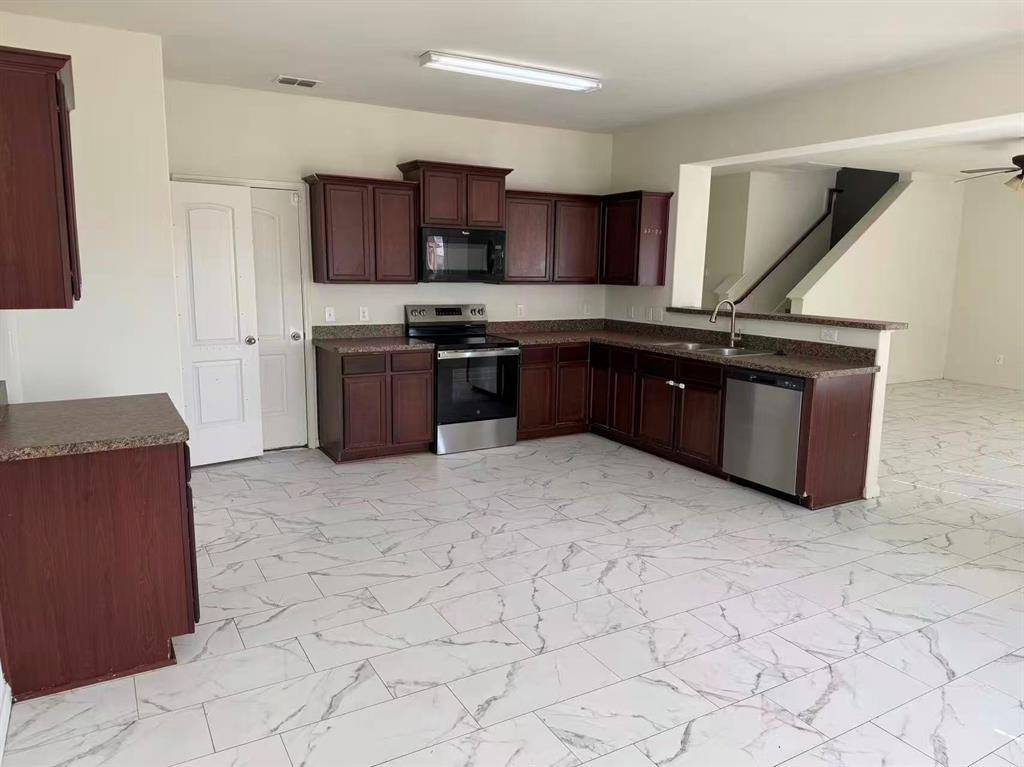 Howe, TX 75459,1806 Douglas Street