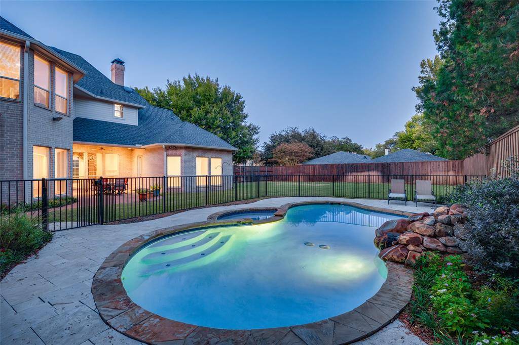 Dallas, TX 75225,6242 Joyce Way