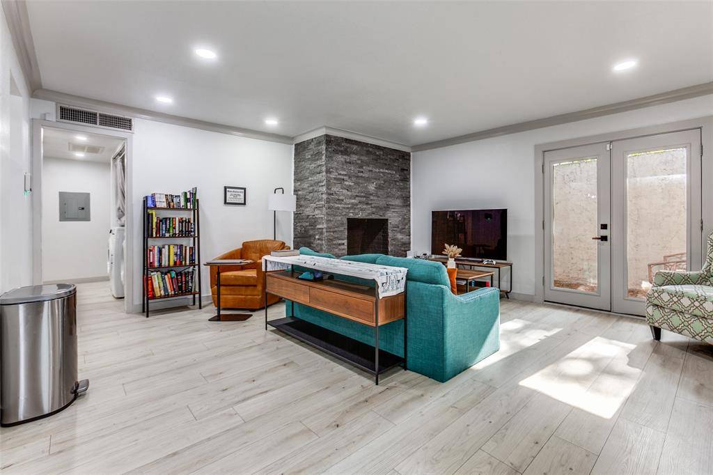 Dallas, TX 75206,5937 E University Boulevard #130