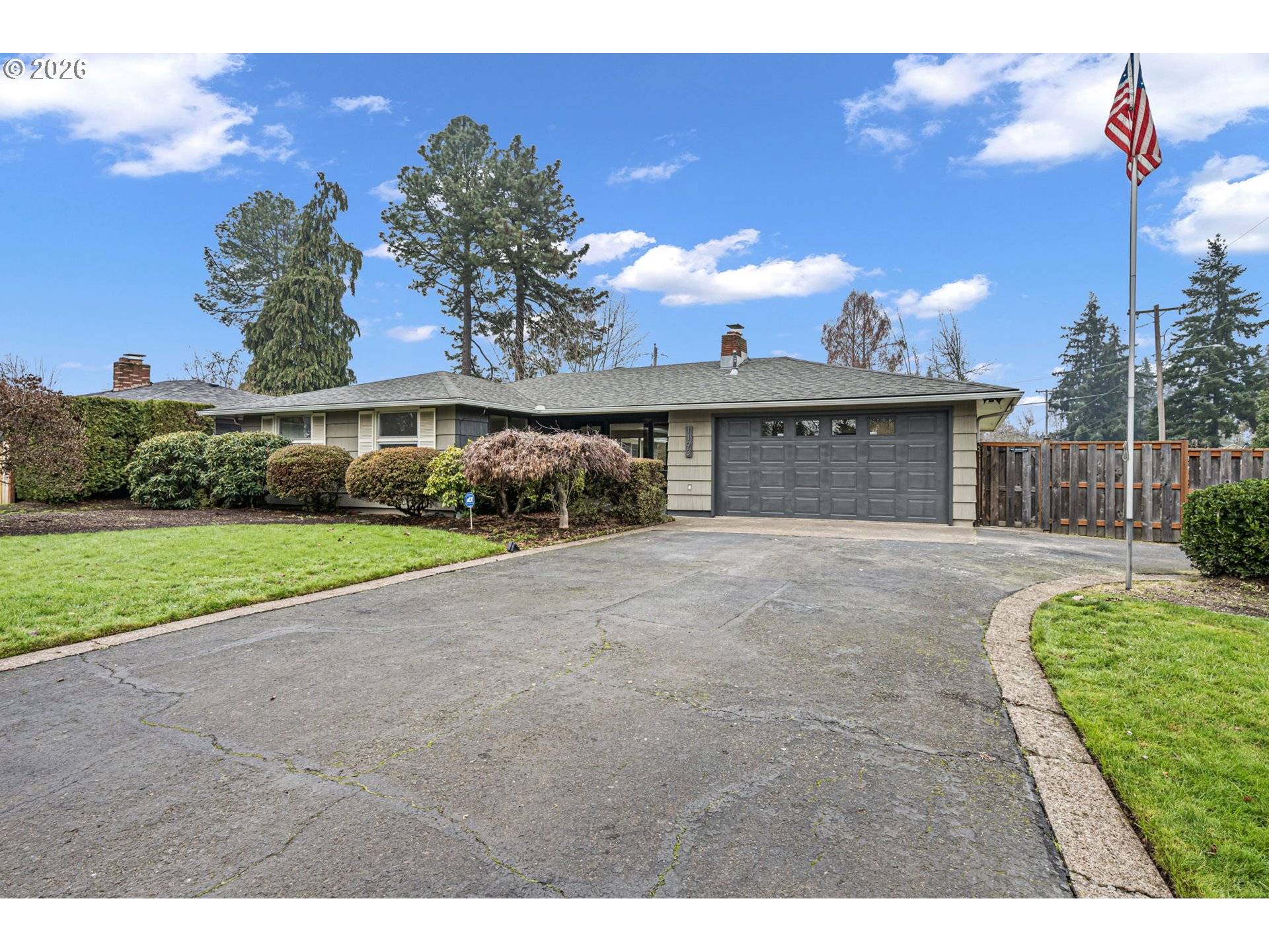 Eugene, OR 97401,1193 RIO GLEN DR