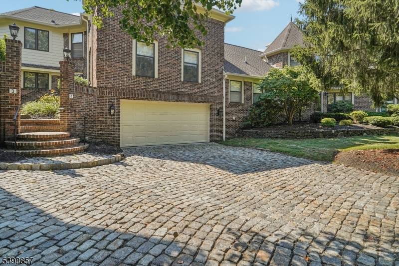 Florham Park Boro, NJ 07932,2 Casper Ct