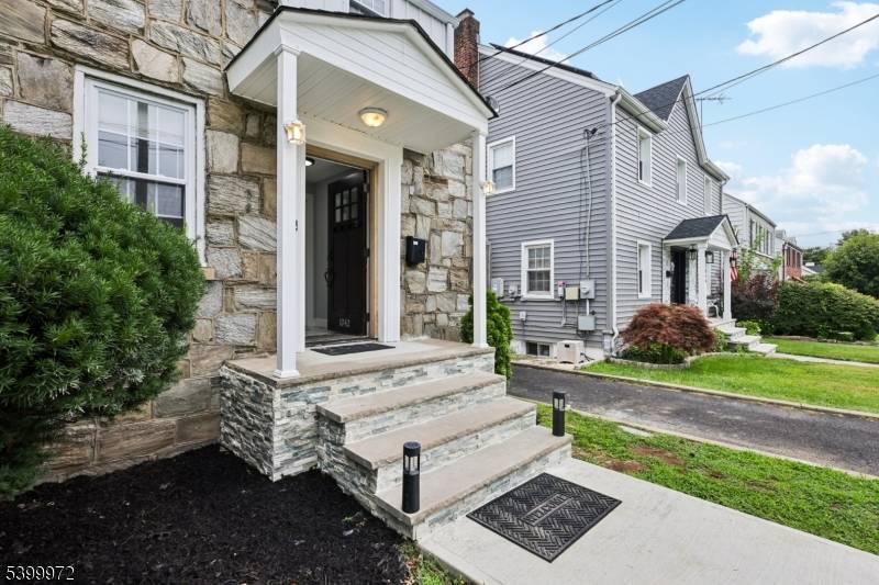 Union Twp., NJ 07083,1042 Battle Hill Terrace