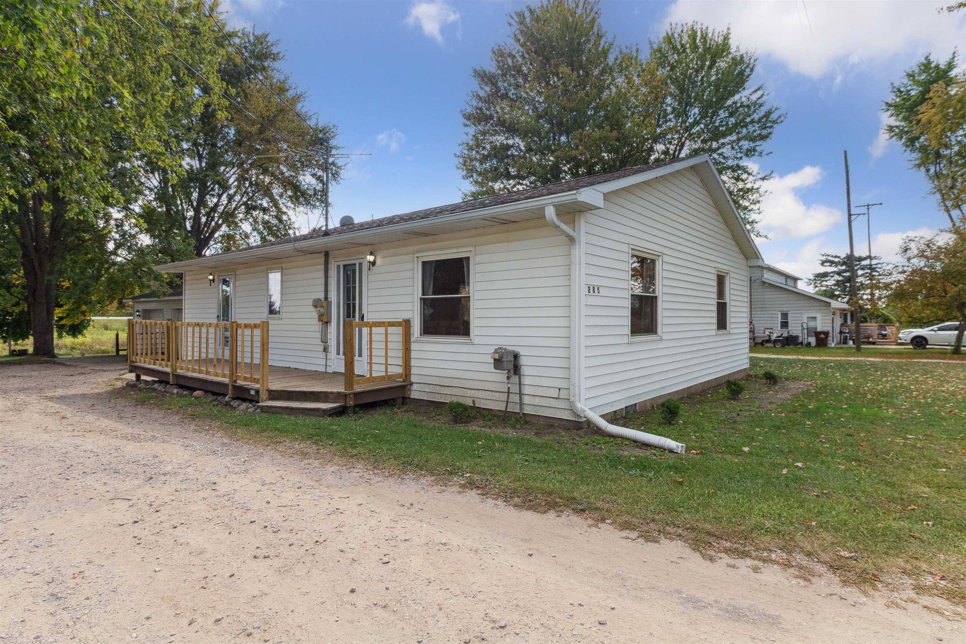 Saint Louis, MI 48880,285 W Hoffman RD