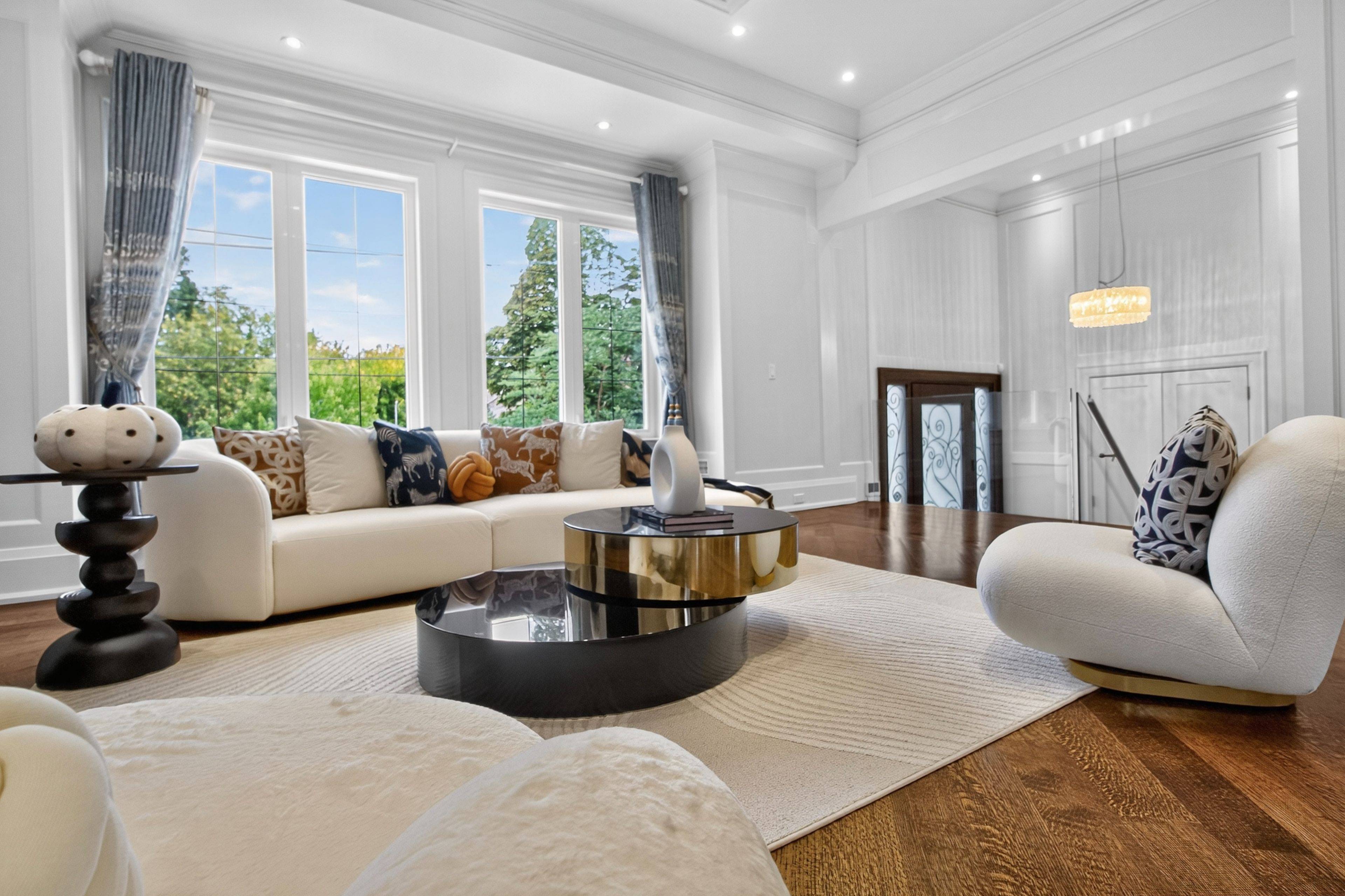 Toronto C14, ON M2M 2P9,26 Madawaska AVE