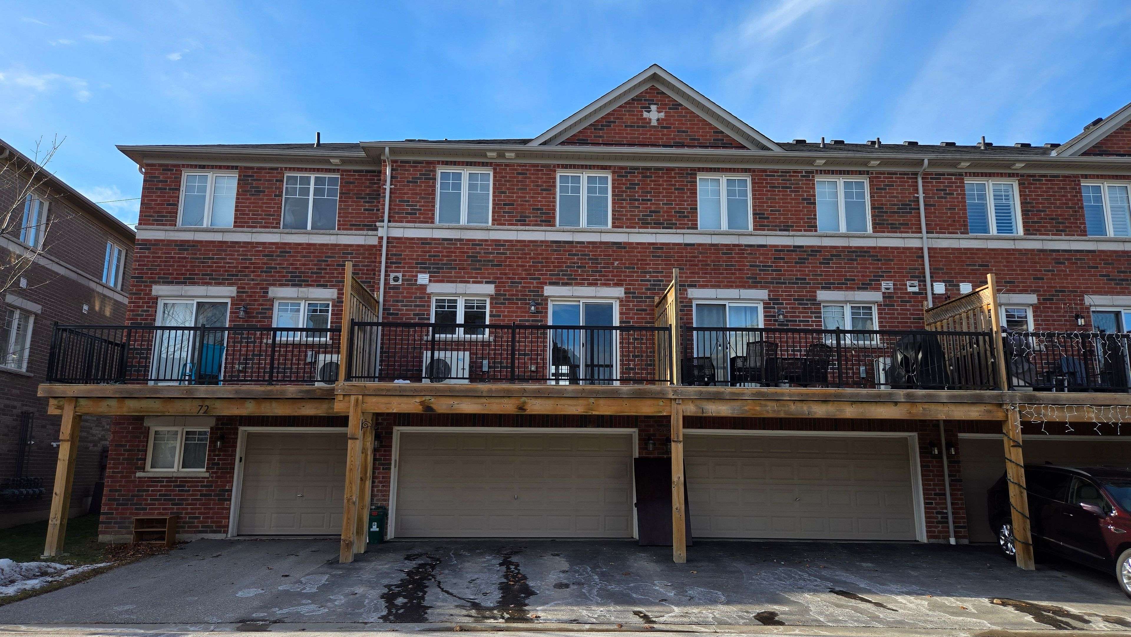 Clarington, ON L1C 0S4,70 Streathern WAY