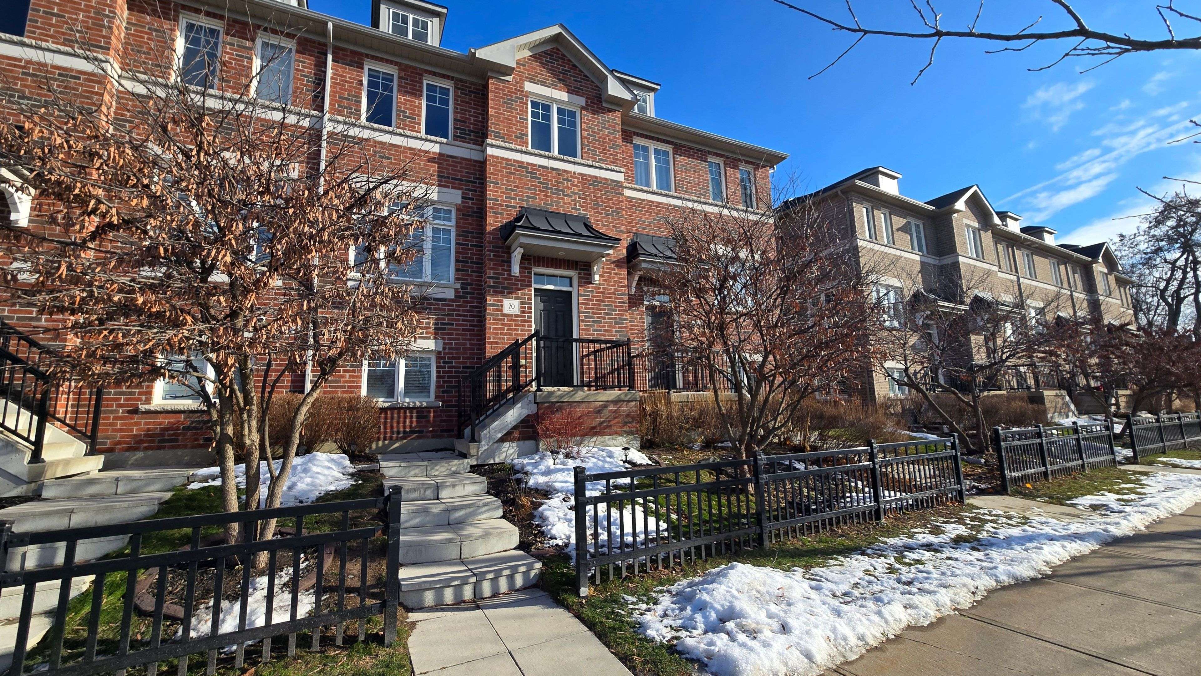 Clarington, ON L1C 0S4,70 Streathern WAY