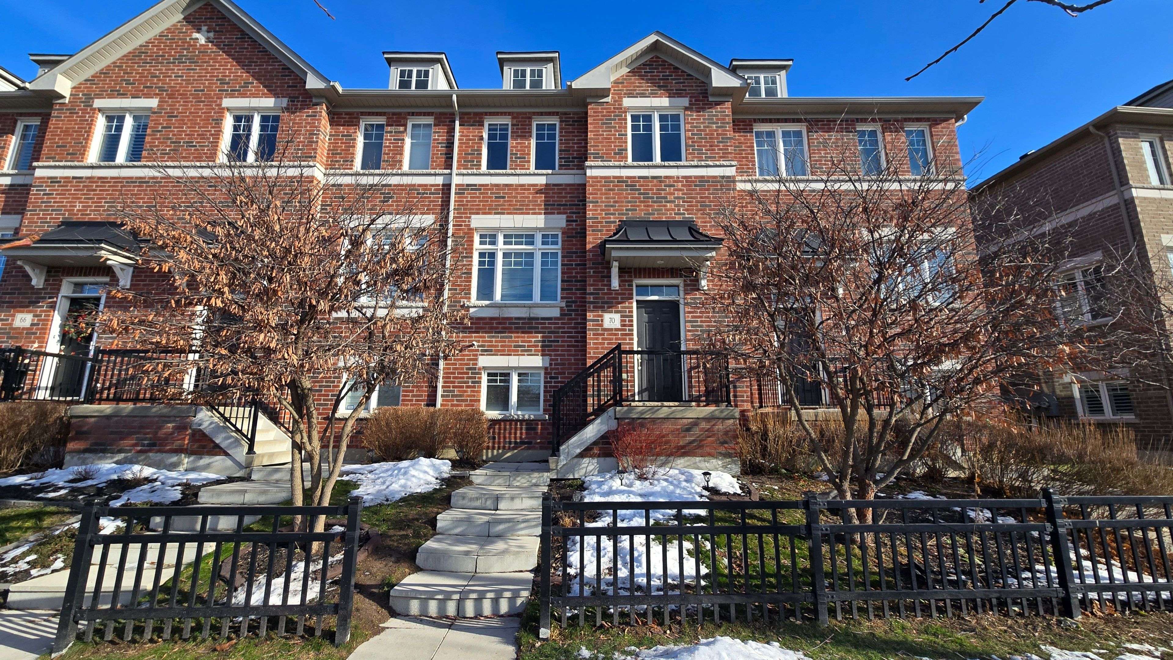 Clarington, ON L1C 0S4,70 Streathern WAY