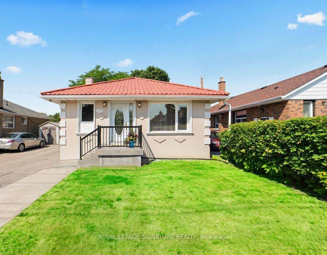 Toronto E04, ON M1R 2K2,1528 Pharmacy AVE #Bsmt