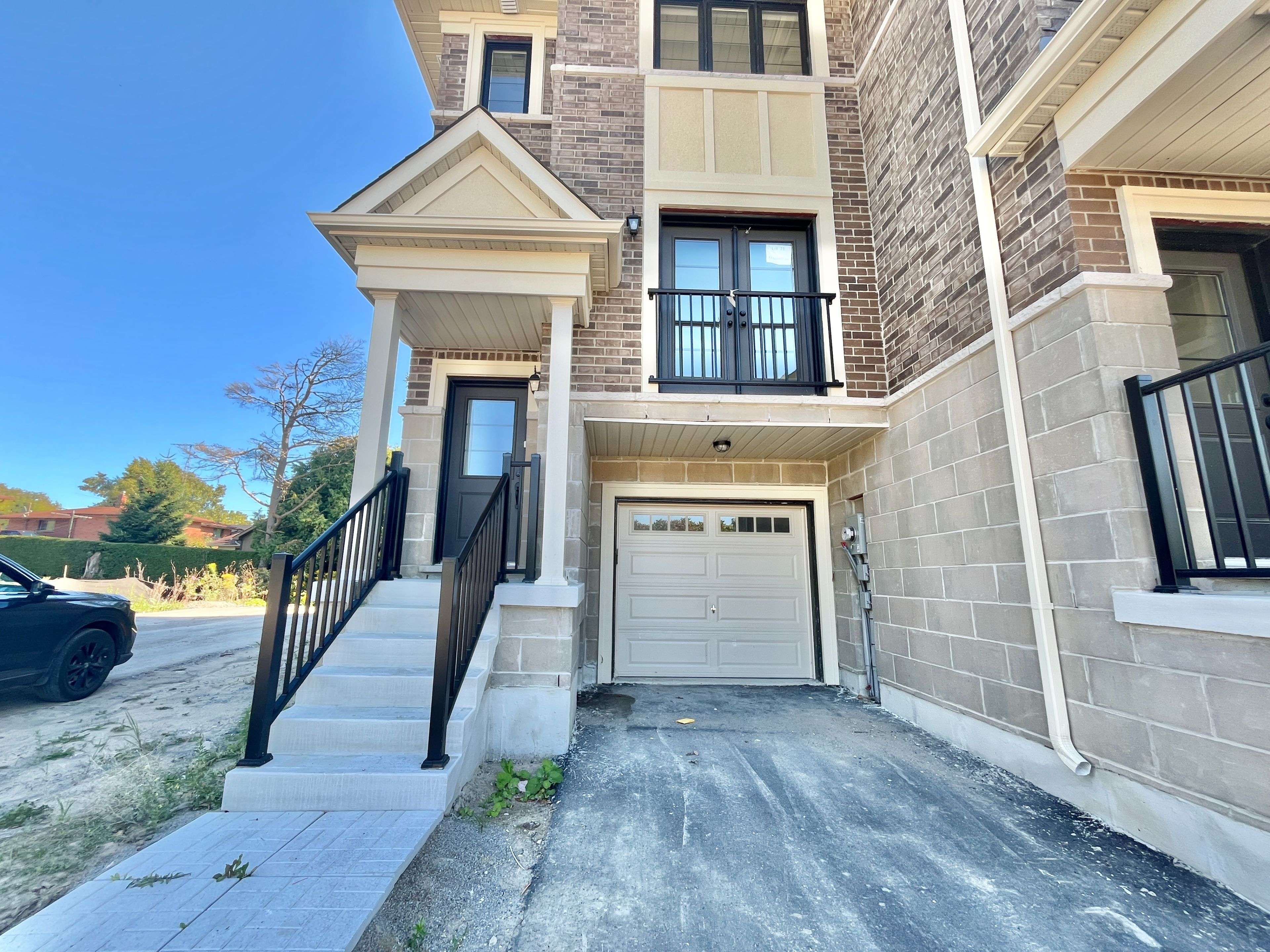 Clarington, ON L1B 1J2,83 Marret LN