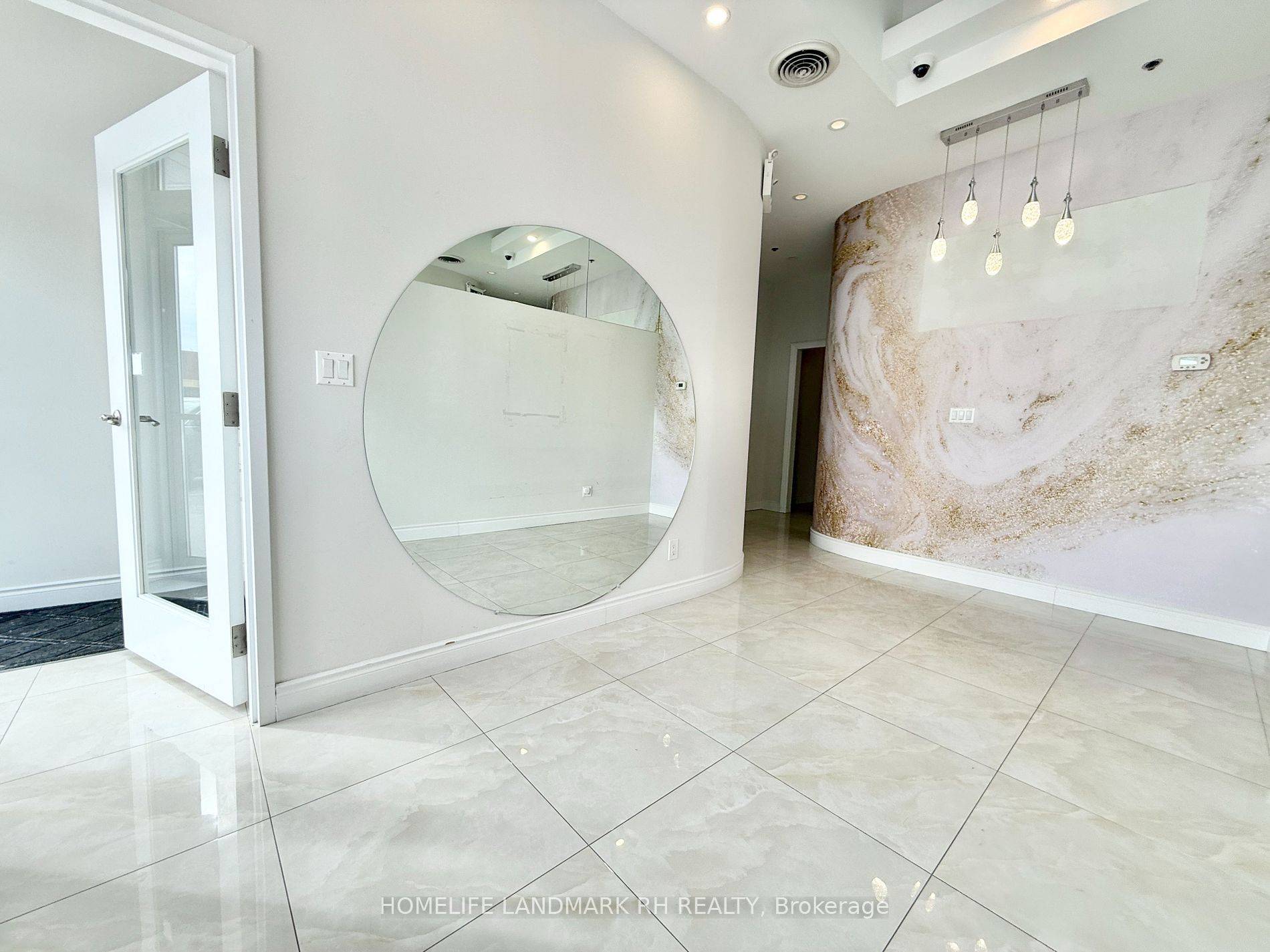 Toronto E07, ON M1V 5N1,668 Silver Star BLVD #216