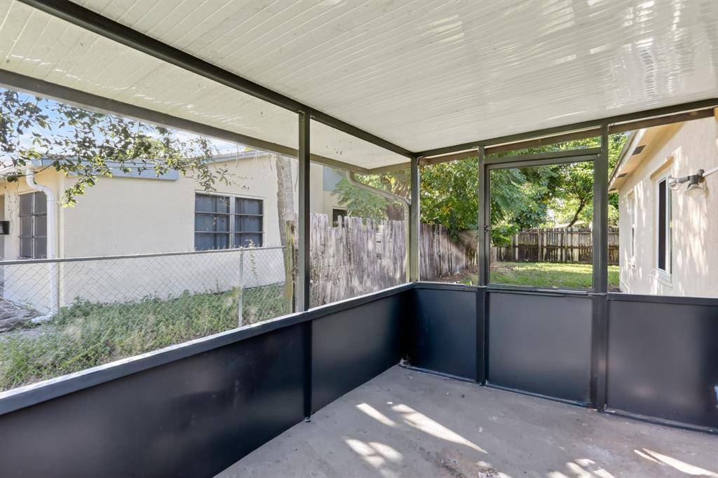 Pompano Beach, FL 33060,560 NW 21st Ct