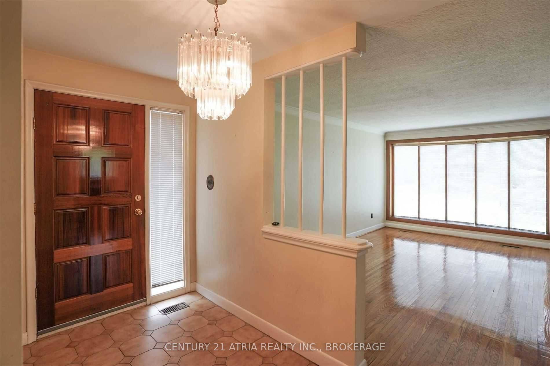 Richmond Hill, ON L4C 2V7,438 Lynett CRES