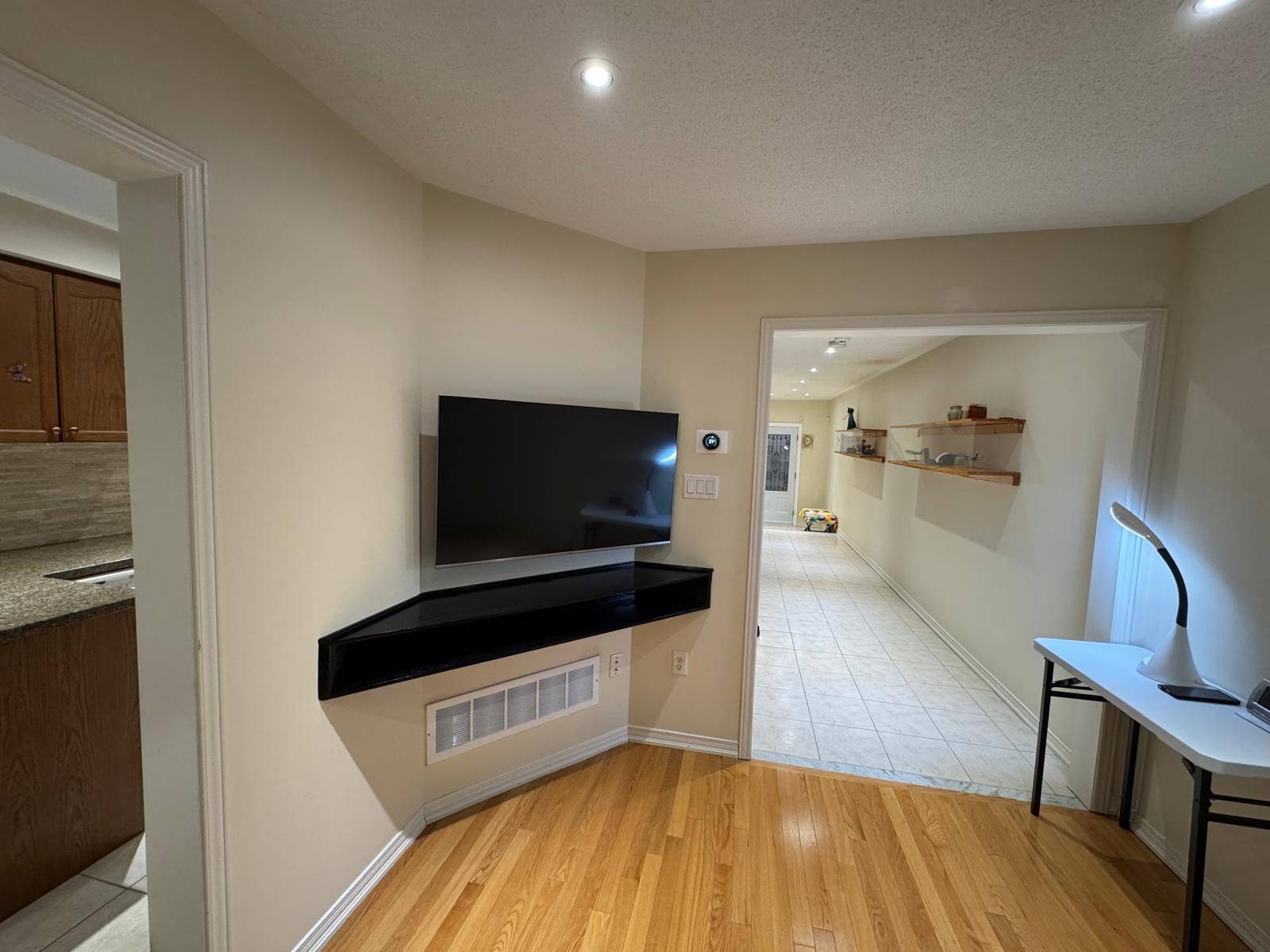 Aurora, ON L4G 0B8,14 Barr CRES