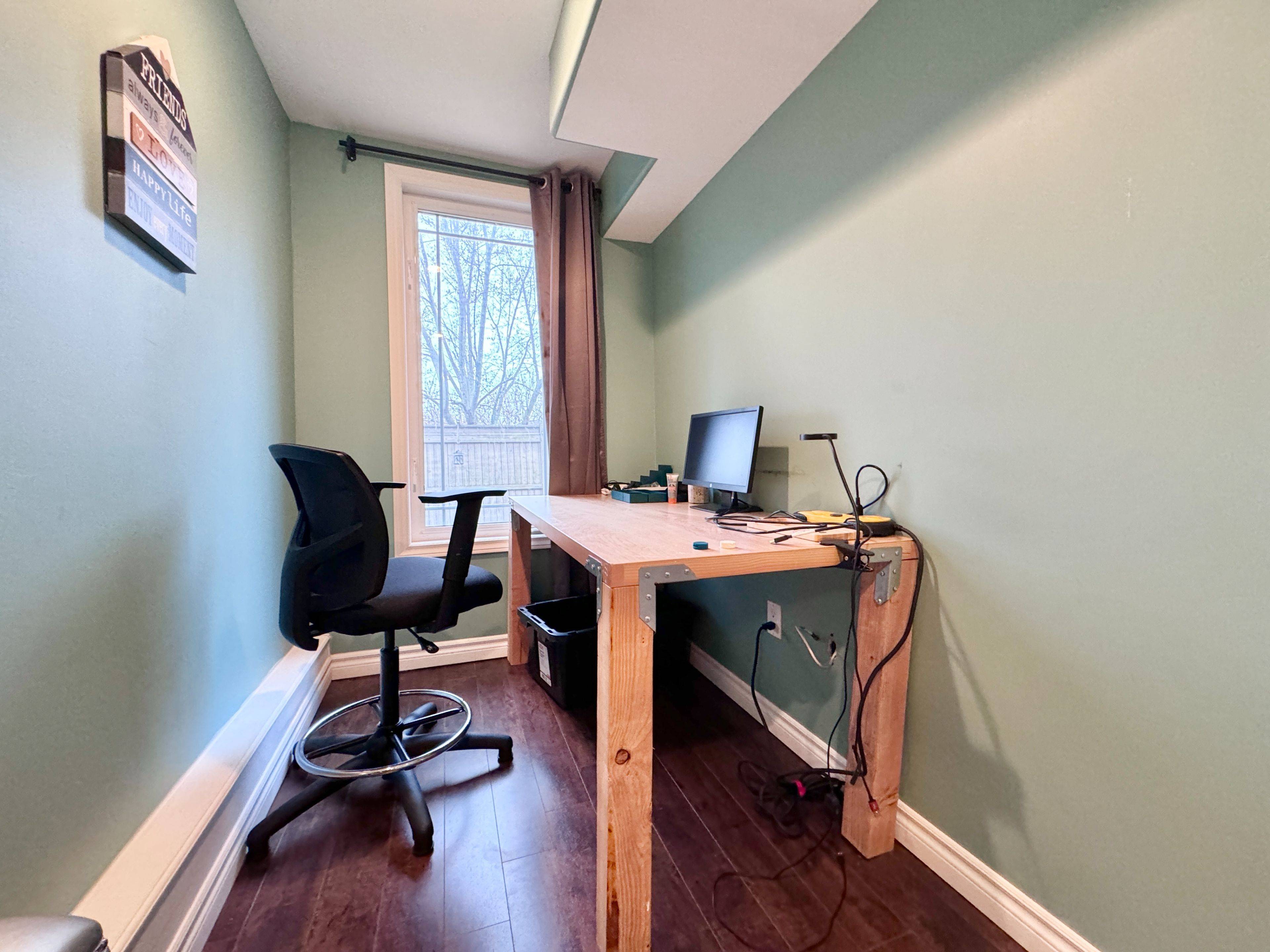 Aurora, ON L4G 7W8,28 Spring Farm RD #BSMT