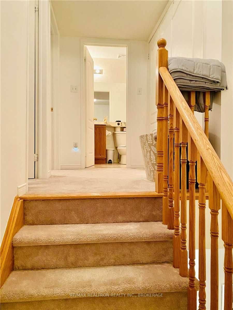 Oakville, ON L6H 0H7,2551 Sixth Line #8