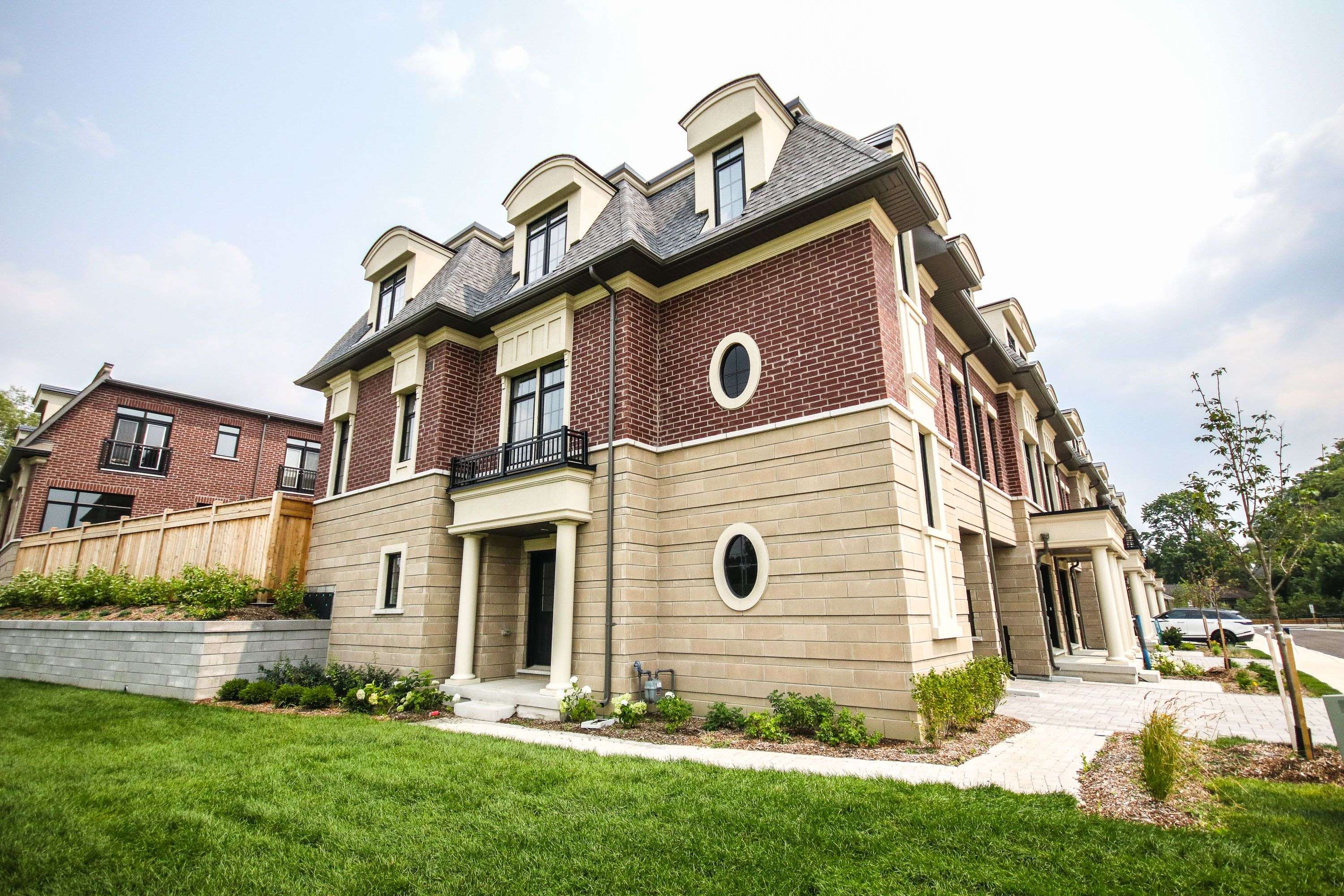 Mississauga, ON L5G 0C3,1671 Vellore CRES