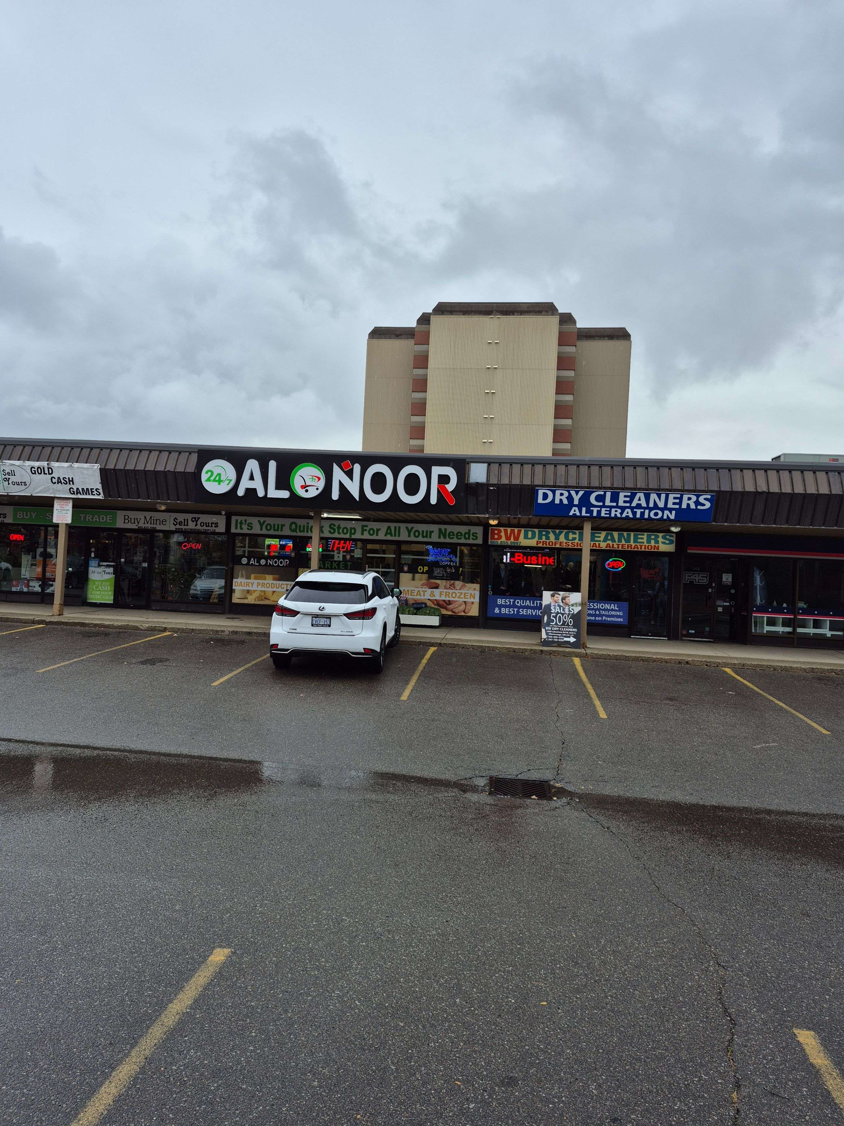 Mississauga, ON L5J 1J7,1900 Lakeshore RD W #3