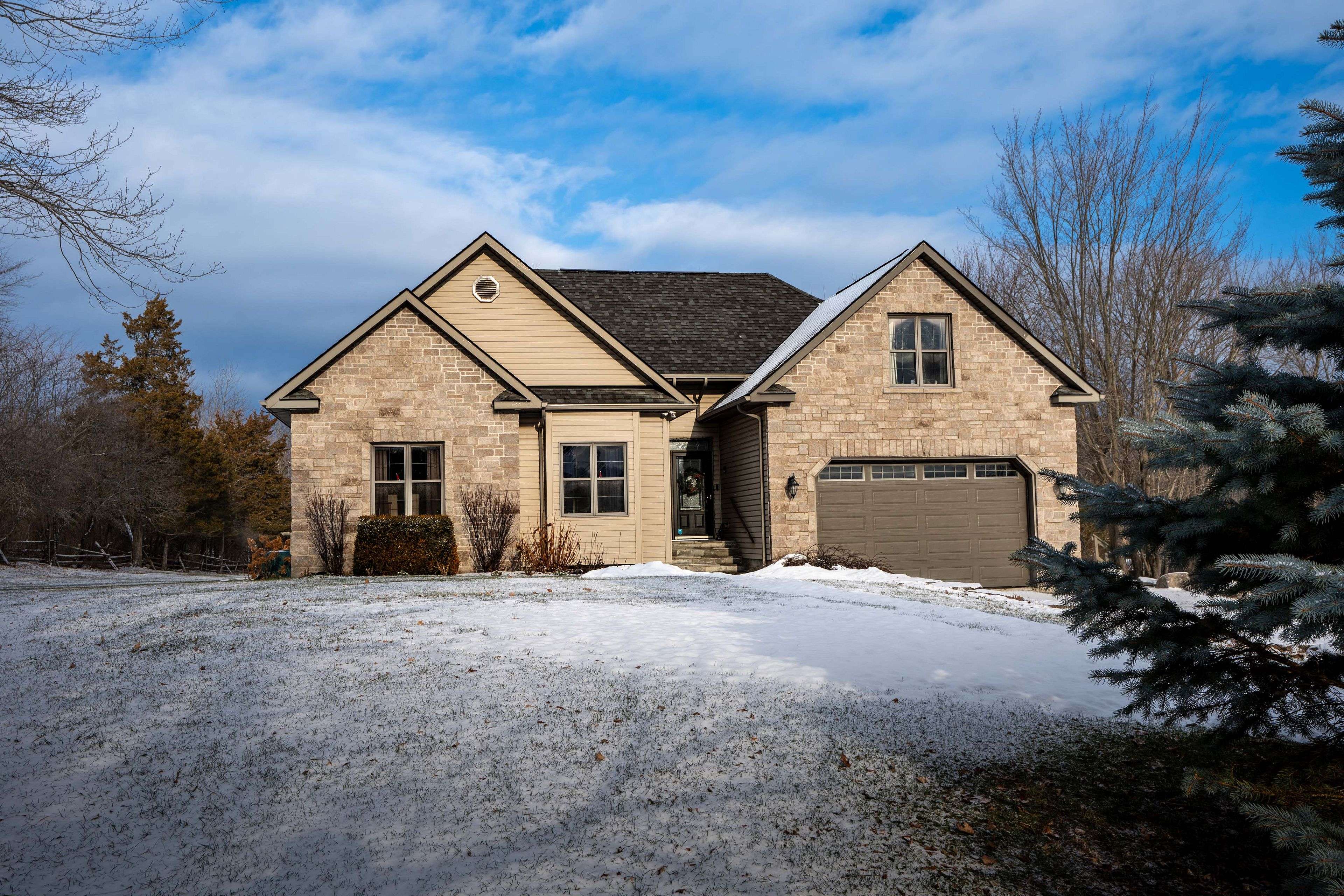 Rideau Lakes, ON K0G 1V0,25 MCNAMEE LN