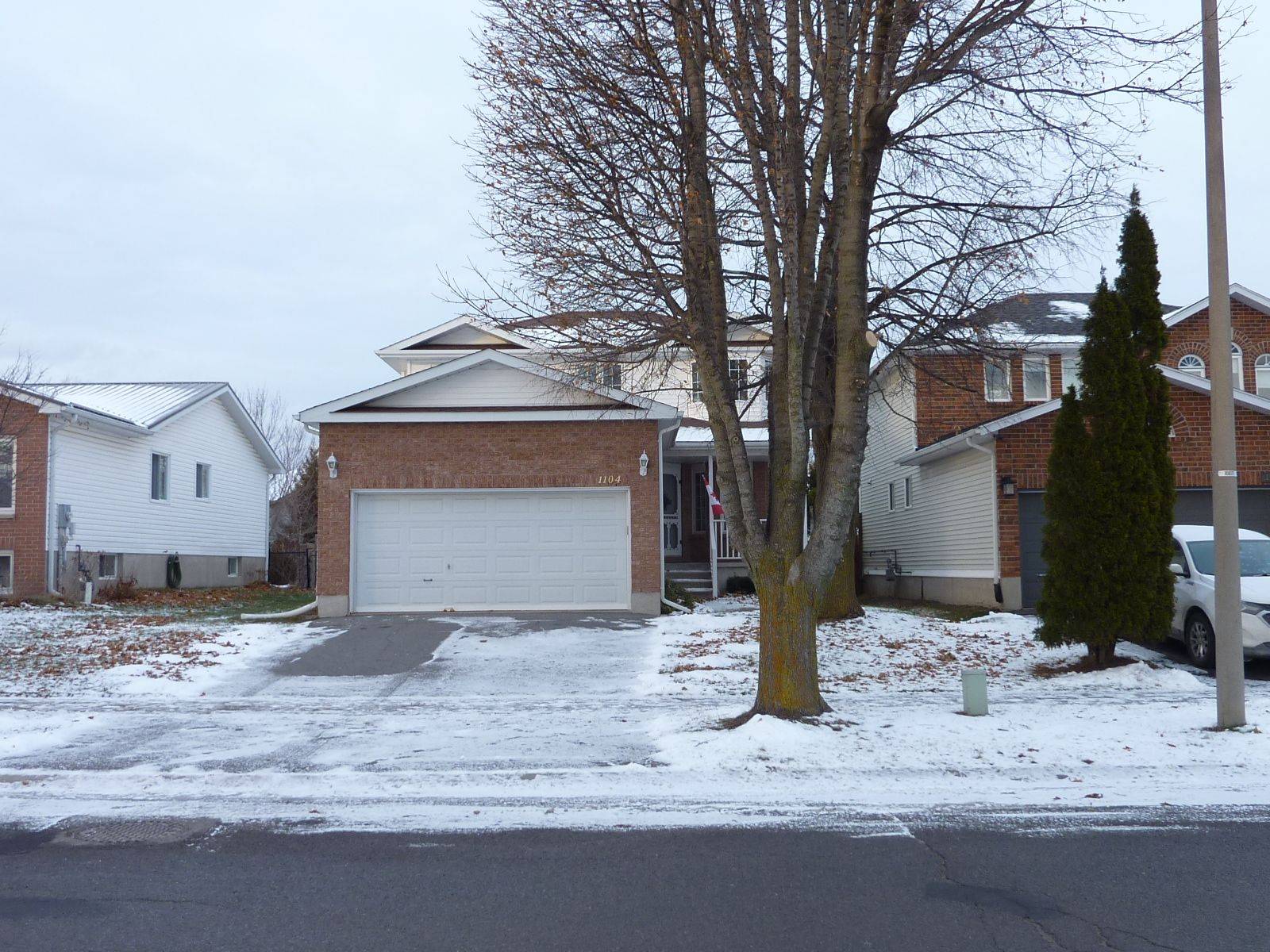 Kingston, ON K7M 8V7,1104 Acadia DR