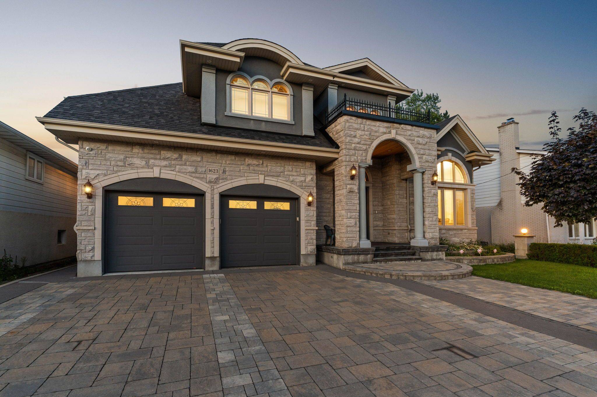 Mooneys Bay - Carleton Heights And Area, ON K2C 1T4,1623 Claymor AVE