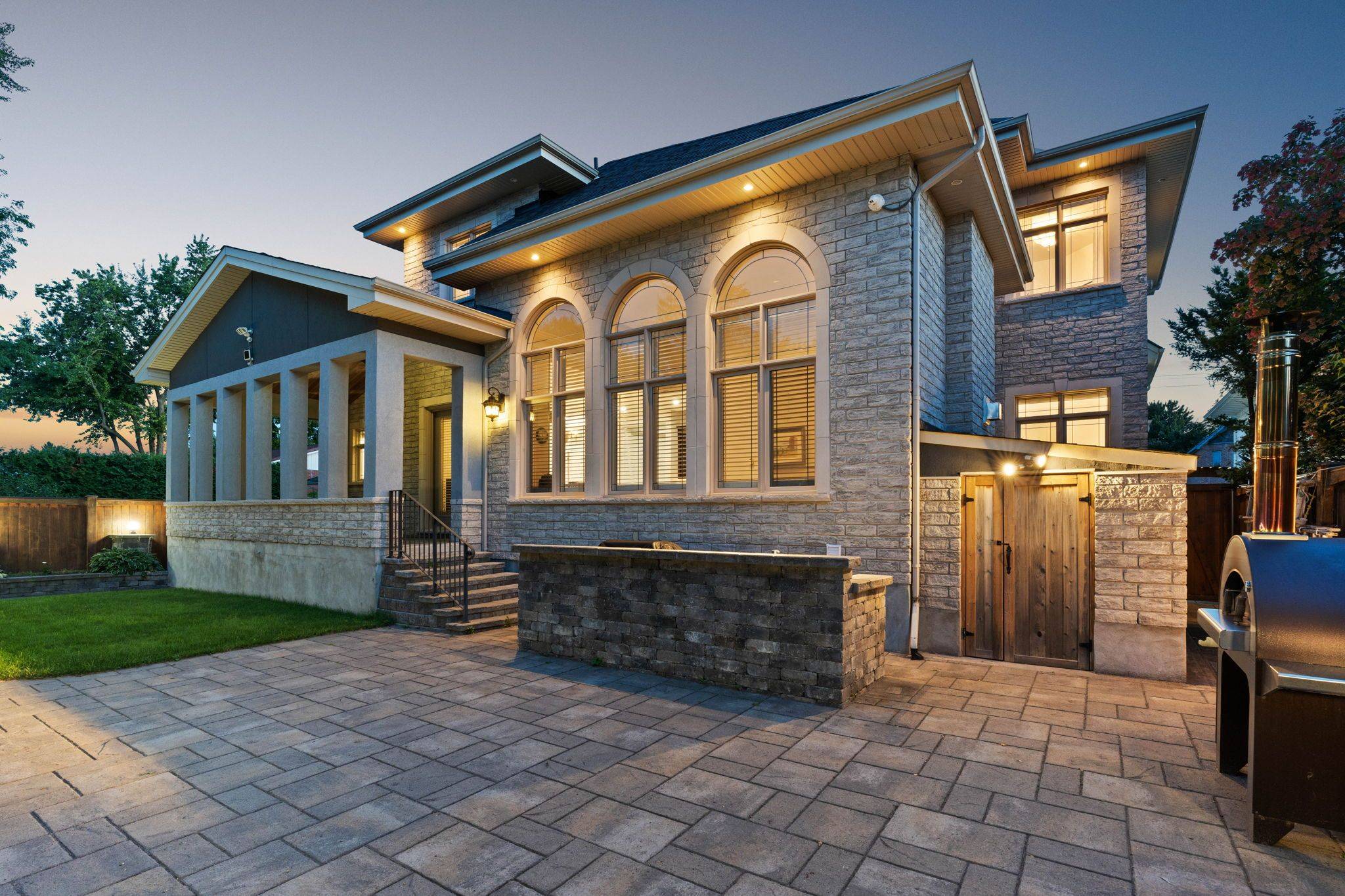 Mooneys Bay - Carleton Heights And Area, ON K2C 1T4,1623 Claymor AVE