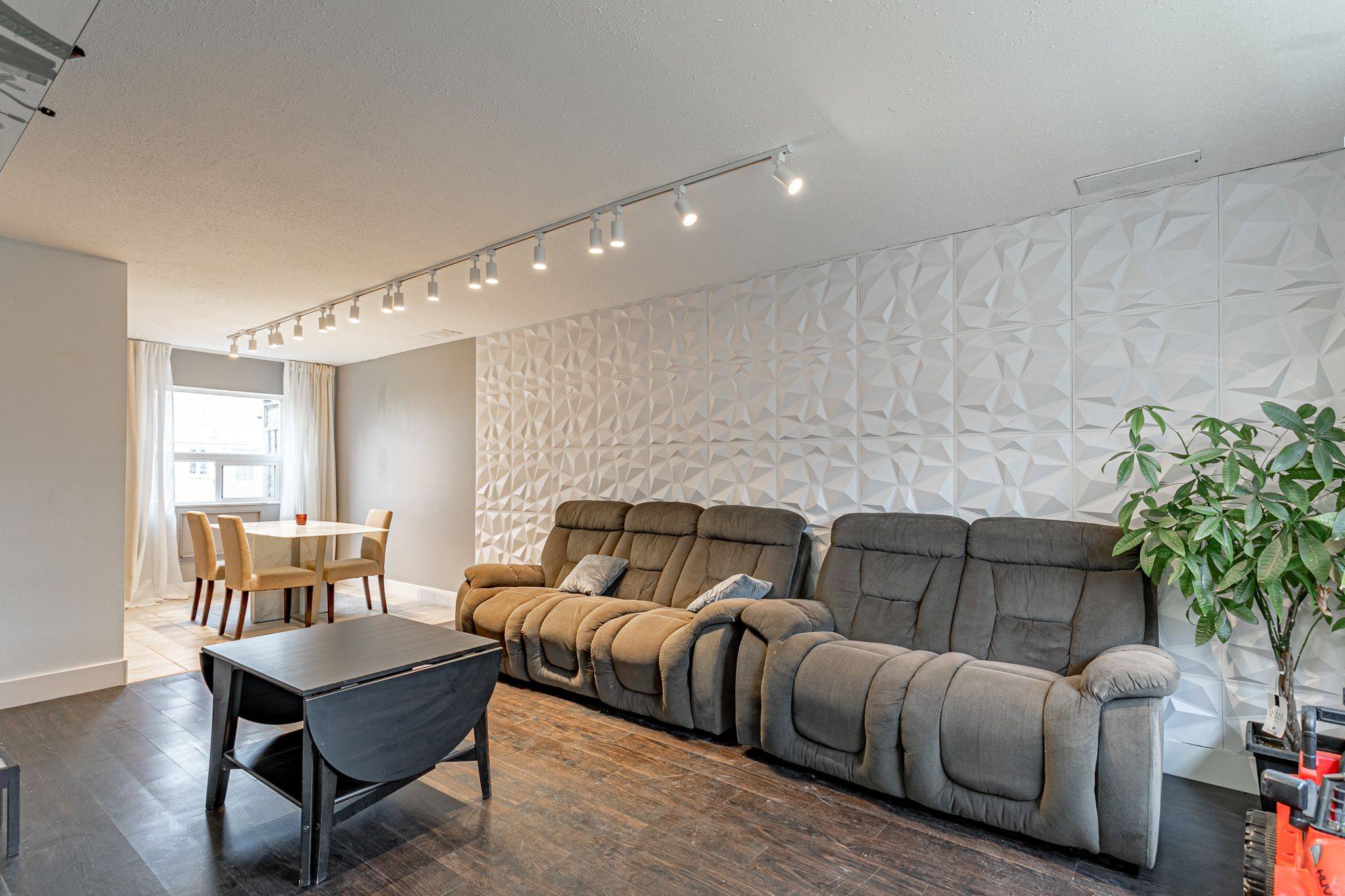 Ingersoll, ON N5C 3T6,271 Thames ST N #12