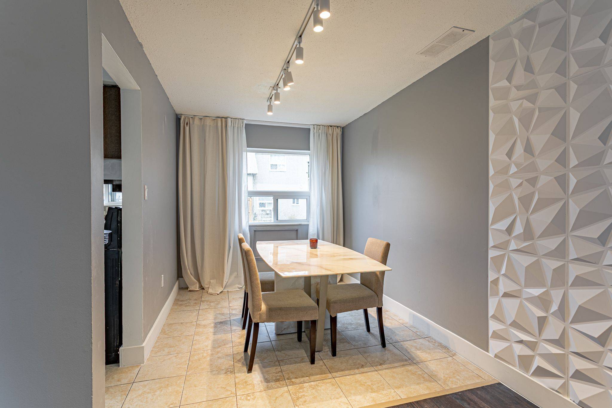 Ingersoll, ON N5C 3T6,271 Thames ST N #12