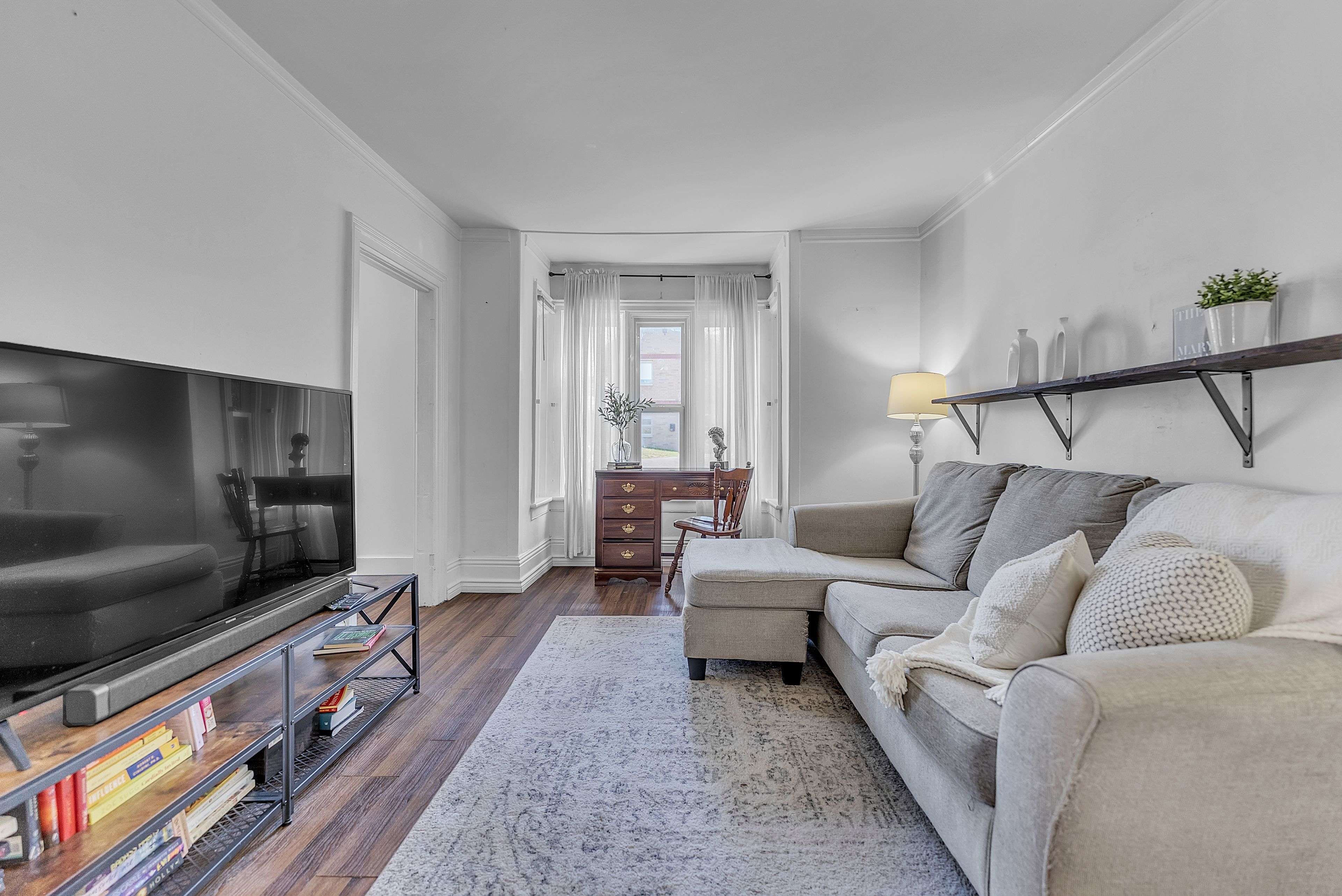 Belleville, ON K8N 5J8,130 John ST S