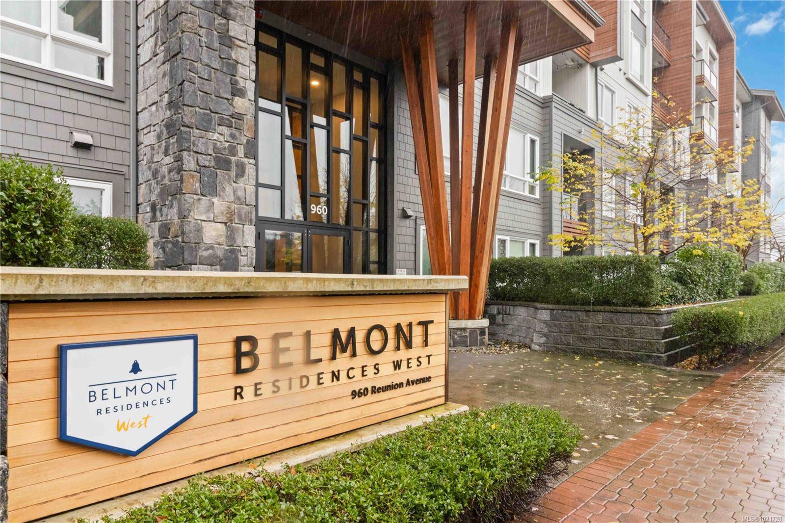 Langford, BC V9B 0W5,960 Reunion Ave #203