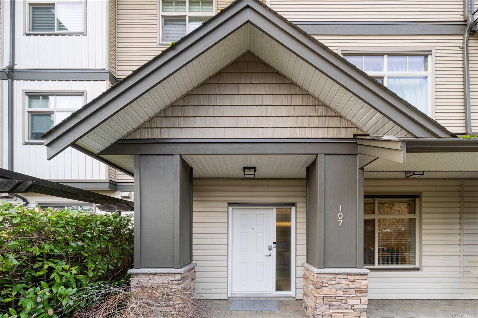 Nanaimo, BC V9Y 2B6,2111 Meredith Rd #107