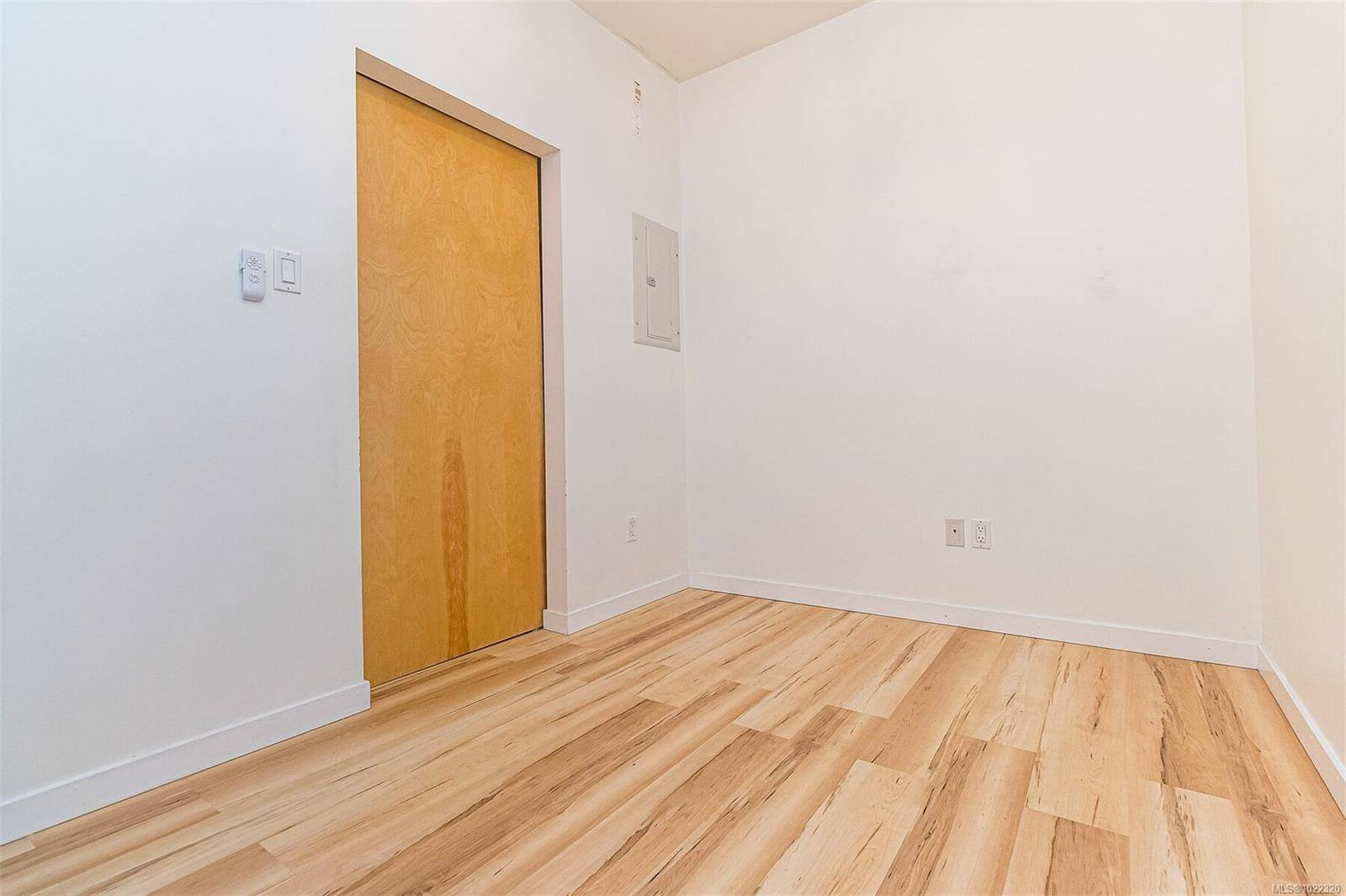 Victoria, BC V8W 0A2,848 Mason St #205