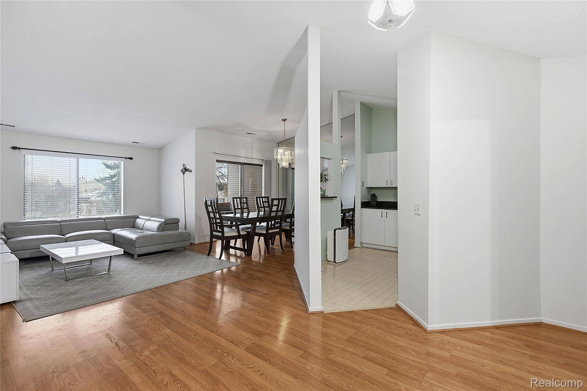 West Bloomfield, MI 48322,6700 Ridgefield CIR #201